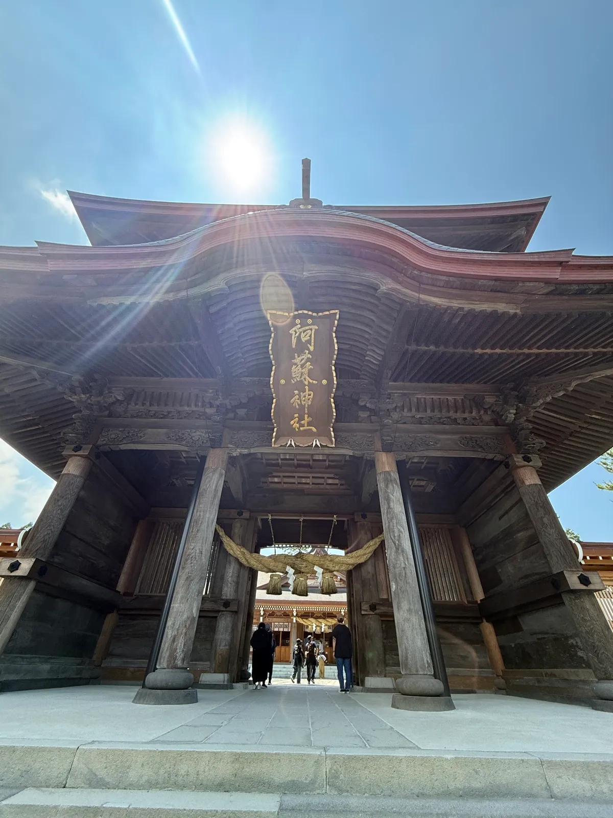 阿蘇神社へ参拝｜圧巻の楼門と神聖な境内（阿蘇観光の立ち寄りに）