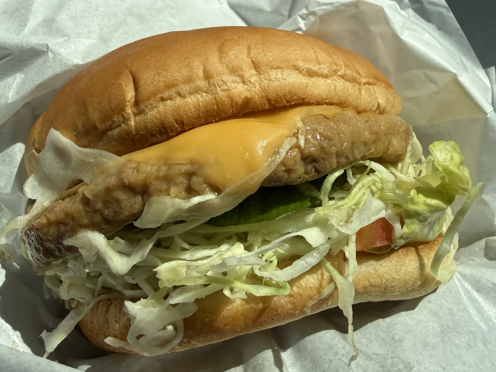 瀬の本レストハウスのあか牛チーズバーガー｜やまなみハイウェイの絶景ドライブ休憩に